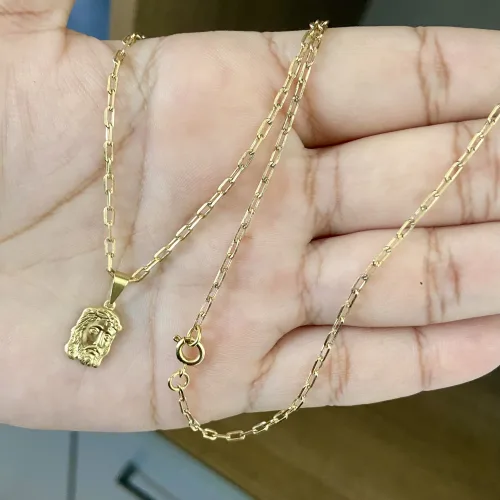 Cordão estilo tijolinho e pingente face de Cristo
