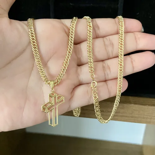 Cordão e pingente de cruz vazada moeda antiga